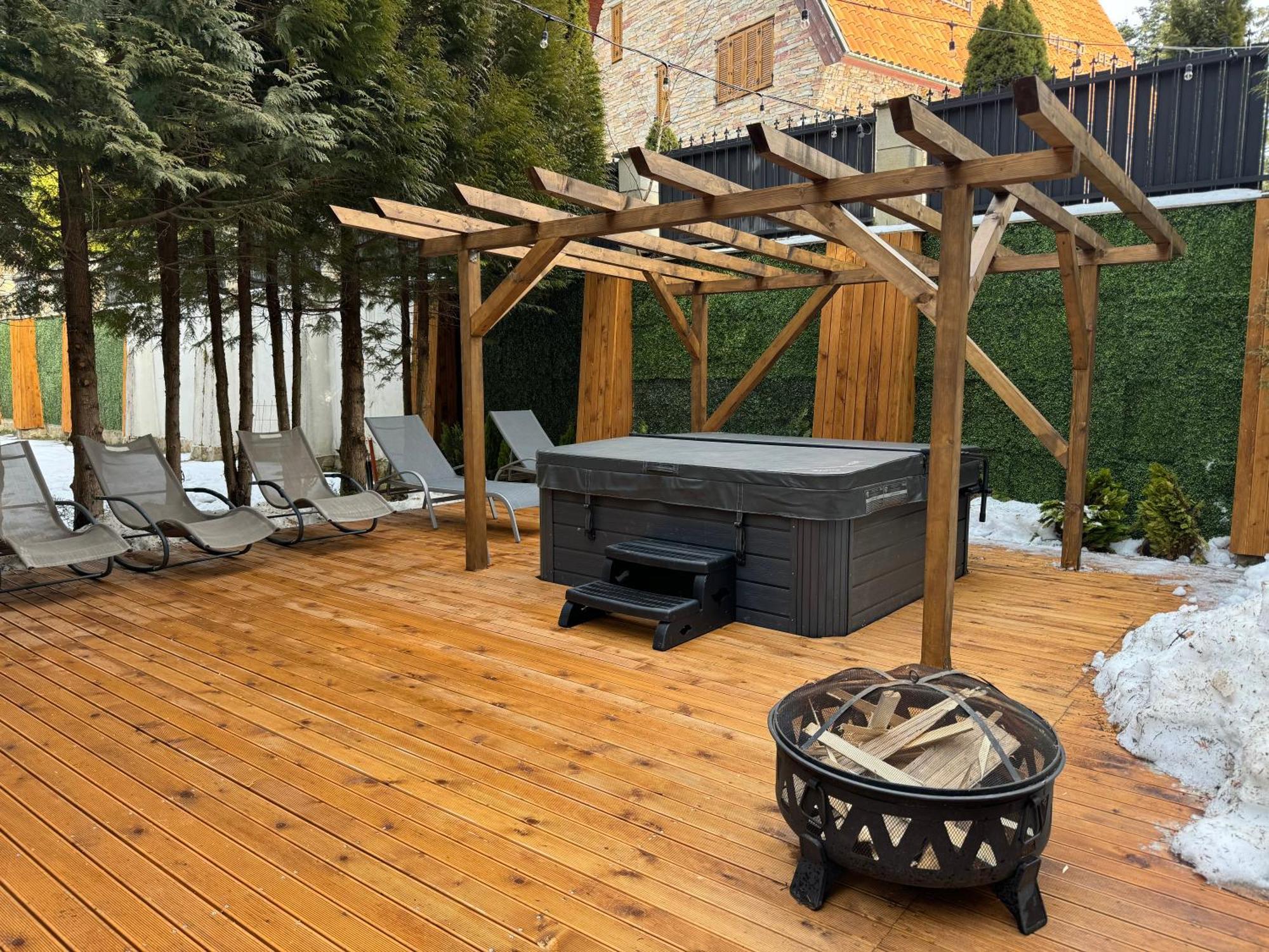 Villa Adis With Hot Pool & Jacuzzi By Bookvillabg Borovets