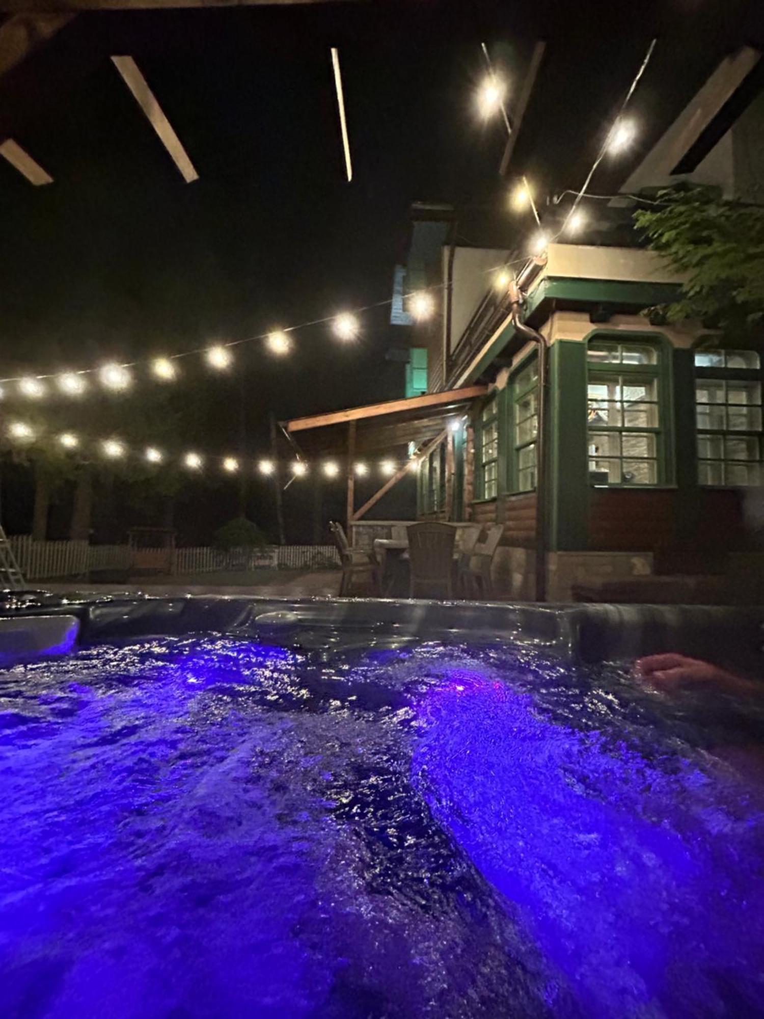 Villa Adis With Hot Pool & Jacuzzi By Bookvillabg *